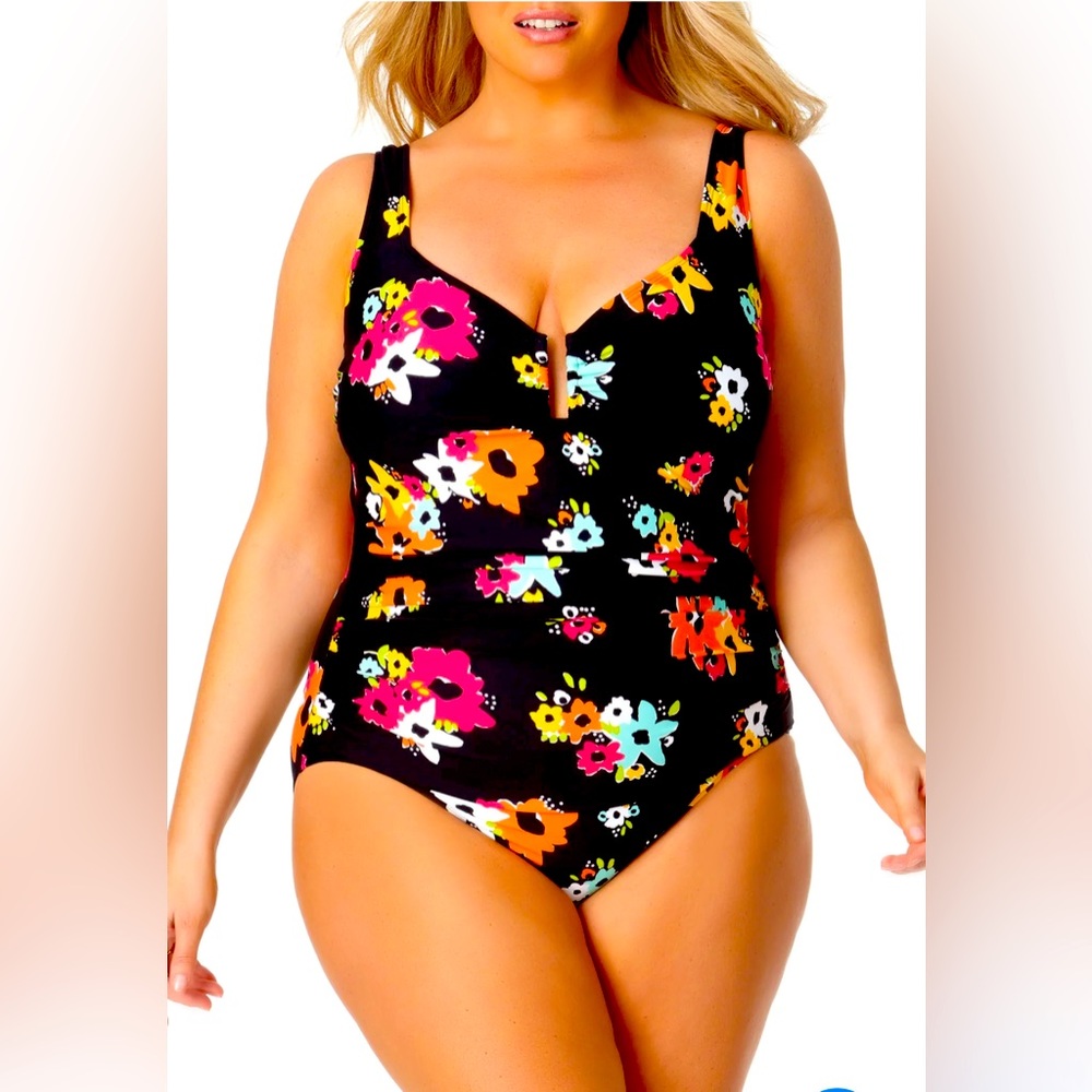 NWT Anne Nicole Black with Floral Prints is n tankini top Woman Size 22W